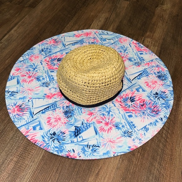 Lilly Pulitzer Accessories - EUC Lilly Pulitzer Floppy Straw Sun Beach Hat in Sea‎ to Shining Sea